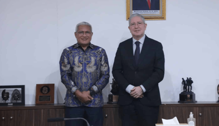 Kepala Badan Narkotika Nasional Republik Indonesia (BNN RI), Marthinus Hukom, menerima kunjungan kehormatan dari Duta Besar Ekuador untuk Indonesia, Luis Arellano Jibaja, bersama wakilnya, Pablo Bonifaz Arboleda, pada Selasa (4/3).