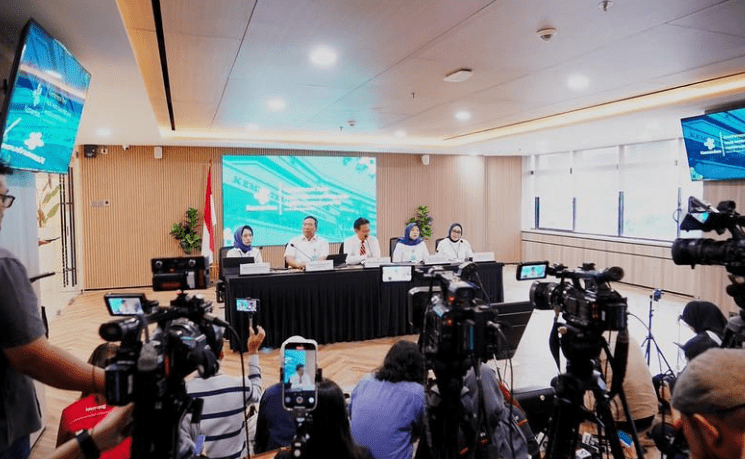Konferensi pers hasil investigasi kasus penolakan pasien di Papua, Kamis (27/11) di Gedung Kemenkes, Jakarta.