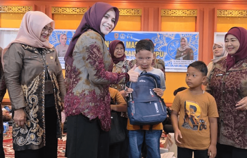 BKOW Kalsel Berkerjasama dengan Dinas Kesehatan dan DP3AKB Gelar Sunatan Massal