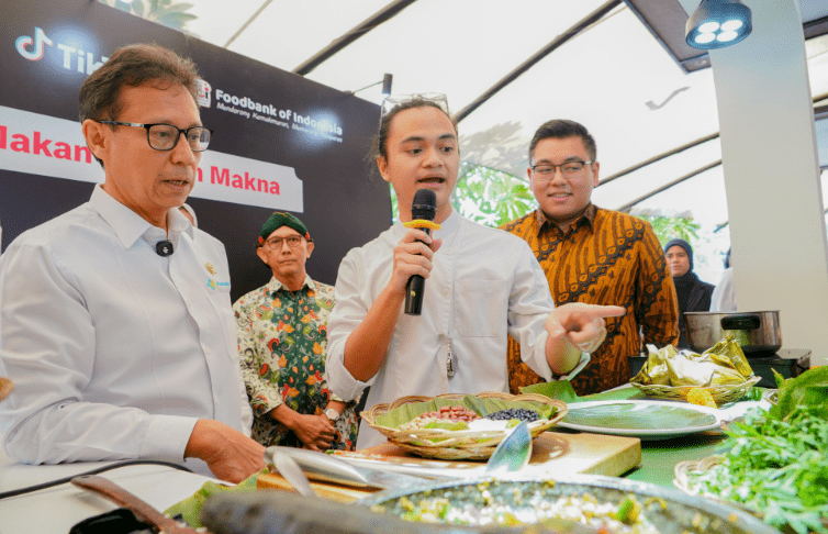 Peluncuran program "Makan Dengan Makna", sebuah inisiatif yang digagas TikTok Indonesia bersama Kementerian Kesehatan dan Foodbank of Indonesia (FOI) di Jakarta, Kamis (9/7/2026).