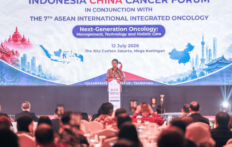 Menteri Kesehatan Budi Gunadi Sadikin saat membuka Indonesia-China Cancer Forum (ICCF) 2026 di Jakarta, Minggu (12/7/2026).