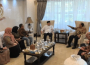 Direktur Jenderal Kesehatan Lanjutan Kementerian Kesehatan, Azhar Jaya, saat bertemu Wali Kota Makassar Munafri Arifuddin di Rumah Jabatan Wali Kota Makassar, Jumat (2/10/2026).
